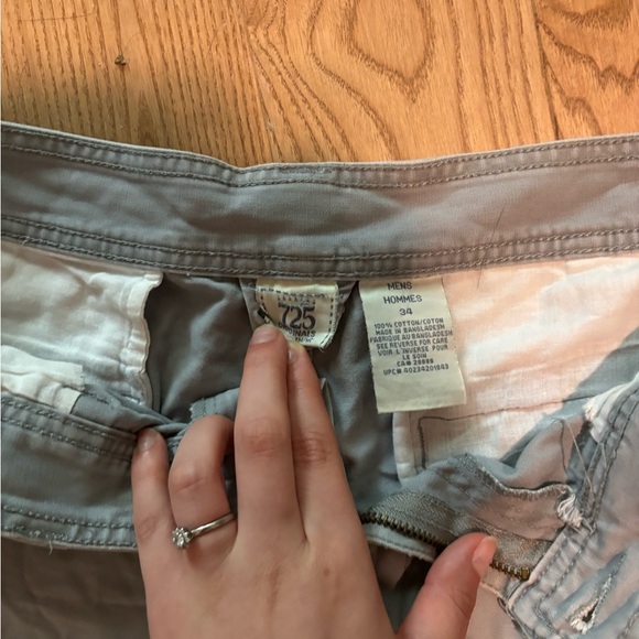 725 Originals Light Gray Cargo Shorts for Men - Picture 3 of 4